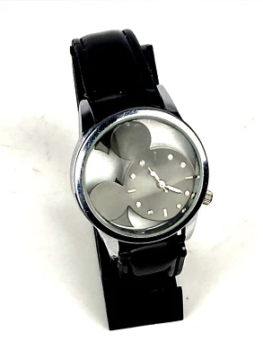 Reloj de cuarzo de dibujos animados tallado hueco ratón esfera gemada - batería nueva - funcionando Foto 1 de 4