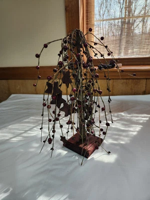 Primitive Pip Berry With Stars Willow Tree - Image 1 of 4