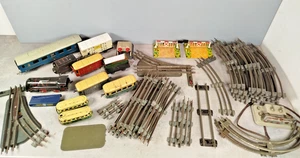 Lot MODELISME FERROVIAIRE Train Locomotive Rails Wagons JEP HORNBY SNCF Tole M2 - Picture 1 of 22