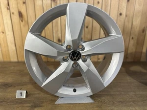 1x Original VW Chesterfield Alliage T-Cross Taigo 2GM601025A Jante 6,5Jx17 ET39 - Imagen 1 de 6