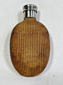 Frasco de bolsillo francés de vidrio y mimbre tejido vintage antiguo de la Primera Guerra Mundial - Imagen 1 de 8