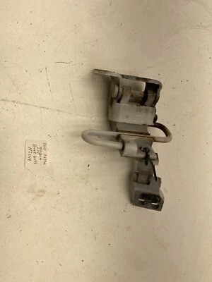 2011-2014 年大众捷达货车前左上下门铰链原始设备制造商。 — 第 1/4 张图片