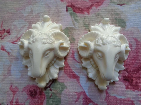 New! Gorgeous Ram's Head Center 2 Pc  Architectural Pediment Furniture Applique Cover