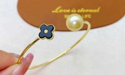 Gorgeous AAAAA 10-11mm Round South Sea Golden pearl Bracelet 7.5-8" 925S - Image 1 of 2