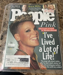 People Magazine March 6, 2023 Pink On Love, Grief and Motherhood Bruce Willis - Imagen 1 de 2