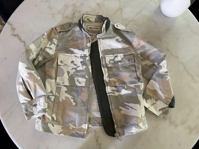 Chaqueta Denim Militar Camuflaje Sol Pesado Zadig & Voltaire Nueva con Etiquetas Talla XS $279 Foto 1 de 4