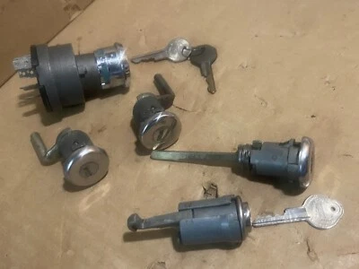 1959 Pontiac 1116558 Ignition Cylinder with Door, Trunk & Glove Box Lock - Image 1 of 4