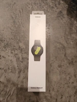 In Stock Samsung Galaxy Watch 7 44mm Green Sport band + Warranty WiFi/Bluetooth - Image 1 of 4