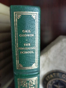 Franklin Library_Signed First Edition_THE FINISHING SCHOOL_Gail Godwin_1984_VG - Picture 1 of 15