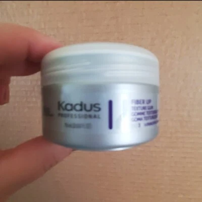 Goma de peinar Kadus Professional con textura de fibra de 2,5 OZ  Foto 1 de 2