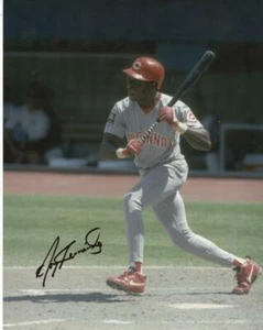TONY FERNANDEZ CINCINNATI REDS BUNT SIGNED AUTOGRAPHED 8X10 PHOTO W/ COA - Picture 1 of 1