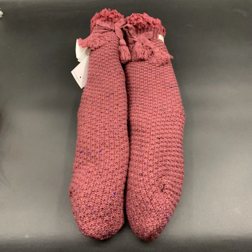 CALCETINES UGG NESSIE FORRADOS DE LANA TALLA ÚNICA BORGOÑA ACOGEDOR TEJIDO CON BORLAS Foto 1 de 4