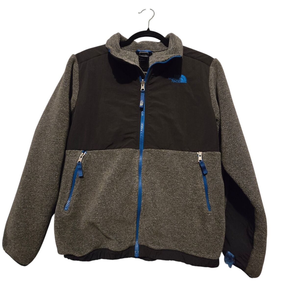 The North Face Boys' Outerwear 14-16 Size Basic Jackets for The North Face Boys' Outerwear 14-16 Size Basic Jackets for