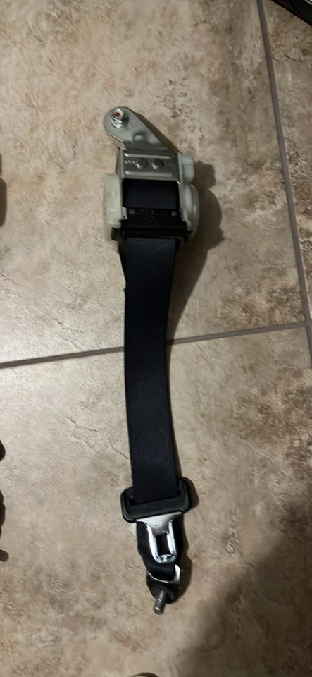 Cinturón de seguridad trasero derecho honda accord 07 Foto 1 de 1