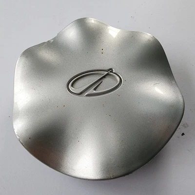 1999-2004 Oldsmobile Alero tampa central prata fabricante de equipamento original 9593826 - Imagem 1 de 4