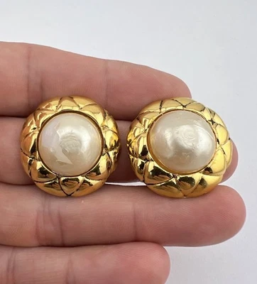Vintage Authentic CHANEL 16mm Mabe Pearl Gold Tone Quilted Clip On Earrings - Image 1 of 4