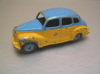 Dinky Toys 152 Austin Devon two tone made in England 1/43 scale - Image 1 of 4