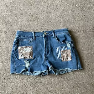 Arizona Jean Co Juniors Size 11 Medium Wash Denim Shorts Distressed Cut Off Hem - Picture 1 of 5
