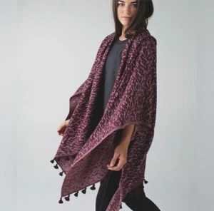 NEW LULULEMON Sun to Moon Scarf Wrap Burgundy With Tassles 100% Cotton - Picture 1 of 7