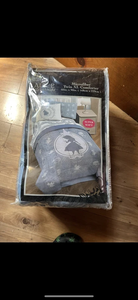 Alicia en el País de las Maravillas Microfibra Completo/Queen Cama Edredón Un Viaje al País de las Maravillas Foto 1 de 1