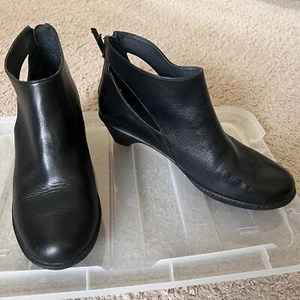 Dansko Womens Size 38 US 7.5-8 Black Leather Bonita Cutout Bootie - Picture 1 of 10