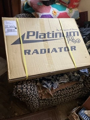 Radiador para Subaru Legacy / Outback 10-14 2,5 L. Nuevo en caja. (2) Disponible. Foto 1 de 4