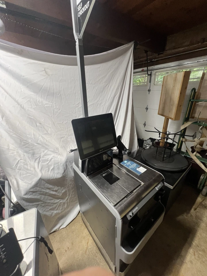 NCR Corporation 7360 Autoservicio Pago Modelo 7360 Cambio de Efectivo Foto 1 de 4