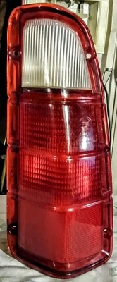 72-80 DODGE TRUCK D100 D200 W100 RH БОКОВОЙ ЗАДНИЙ ФОНАРЬ ОБЪЕКТИВ В СБОРЕ OEM ЗАДНИЙ ФОНАРЬ - Изображение 1 из 4