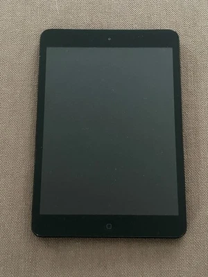 I Pad mini + Apple + Wi-Fi + 32 Gb + schwarz + Ansehen! - Bild 1 von 3