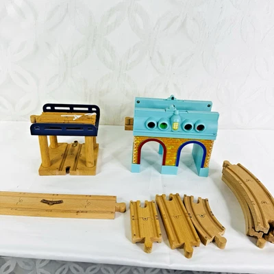Chuggington Tunnel Depot Wood Railroad Tunnel Bridge & Various Tracks Lot - Image 1 of 4