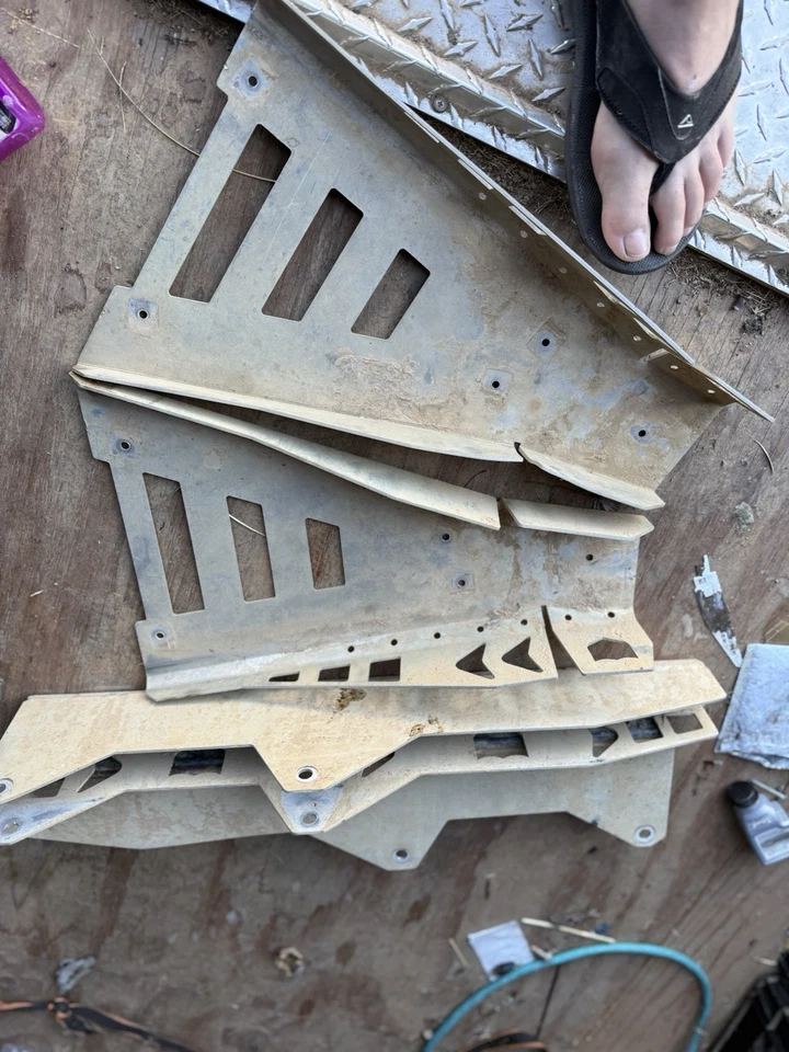 Пара передних нижних A-образных защитных накладок для мотовездехода Polaris RZR 1000 XP 2014-2018 годов выпуска - Изображение 1 из 1