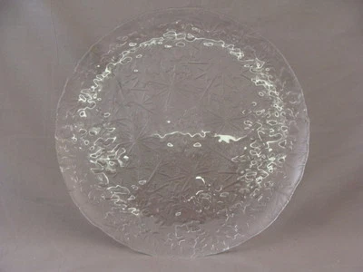 Christmas/Holiday Clear Glass Round Serving Platter With Snowflake Pattern Foto 1 de 4