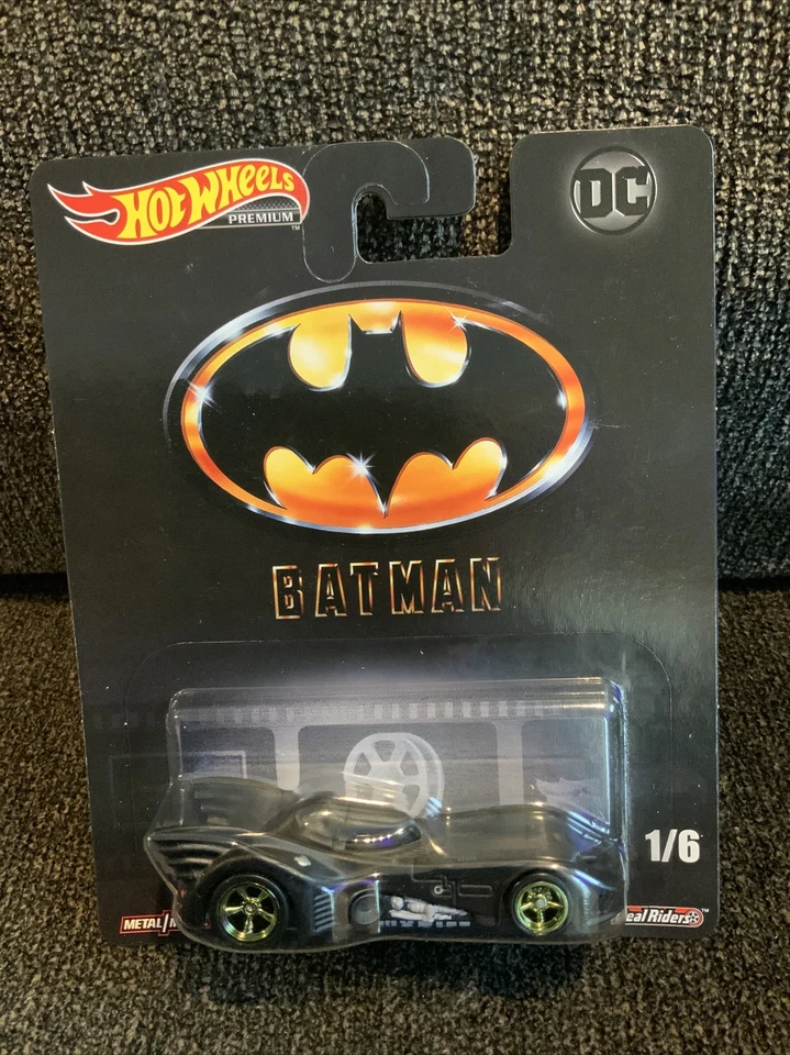 Hot Wheels DMC56 2019 Replica Entertainment DC Retro Batmobile