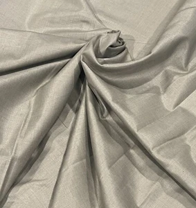Green Tropical Wool Suiting  super Fine Luxury fabric 60” wide 1 yard - Picture 1 of 2