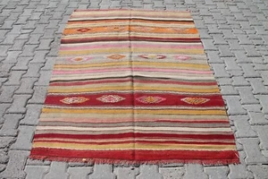4x6 ft Vintage Turkish Kilim: Handwoven Wool in Red & Pink for Bohemian Charm - Picture 1 of 10