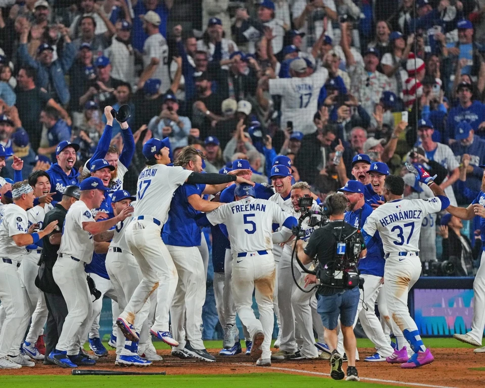 freddie freeman los angeles dodgers 2025 world series 8x10 walk off - Image 1 of 1