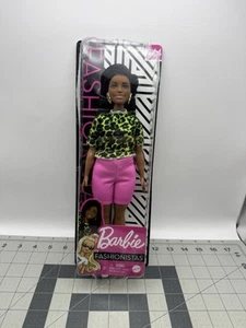 Barbie Fashionistas Puppe 2020 AA geflochtene lange Haare Hoops Curvy # 144 Rarität NEU - Bild 1 von 5