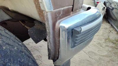 Chevy Suburban 1992-1999 pasajero derecho moldura de guardabarros tira marrón Foto 1 de 4