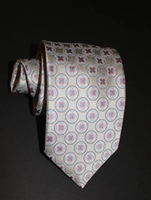CORBATA IKE BEHAR PARA HOMBRE 100 % SEDA A MEDIDA A MANO EN EE. UU. Plateada con Floral Lavanda Foto 1 de 4
