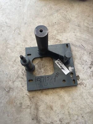 Soporte de remolque lateral izquierdo Elgin soldadura 1071514 NOS Foto 1 de 4