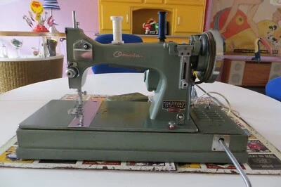 Machine à coudre   OMNIA   Vintage - Photo 1/4