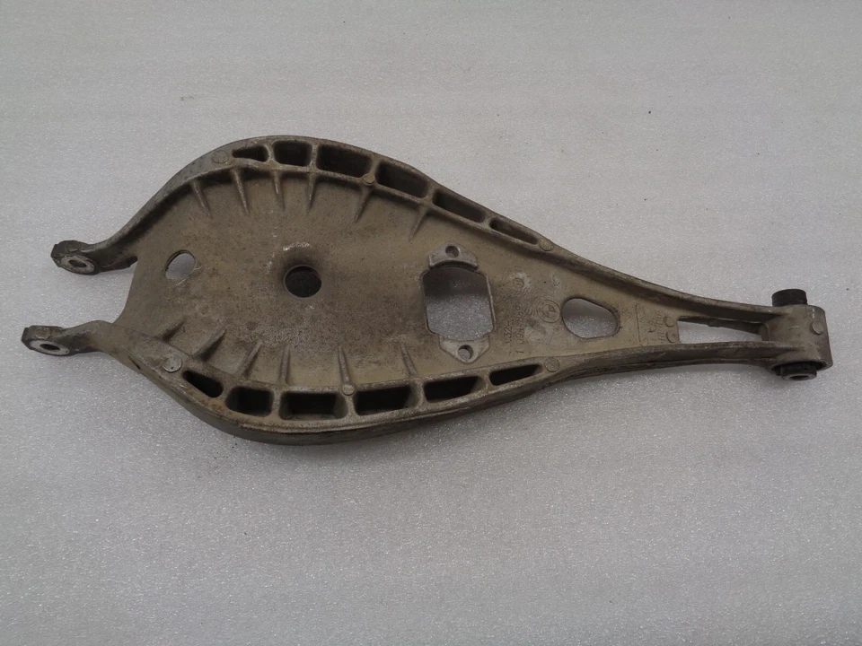 Brazo de control de percha de resorte inferior del conductor trasero izquierdo BMW 325Ci 2001-2006 OEM DK801139 Foto 1 de 4