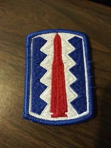 "Parche ""Sledgehammer""/SÍGUEME"" 197 Brigada de Infantería del Ejército de los Estados Unidos - Imagen 1 de 2