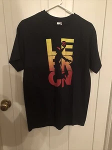 Los Angeles Lakers Lebron James 23 Graphic T Shirt Medium Black - Bild 1 von 3