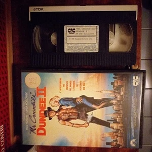 Mr Crocodile Dundee 2 Vhs Cic Video Paul Hogan E Linda Kozlowski 1988 - Foto 1 di 1