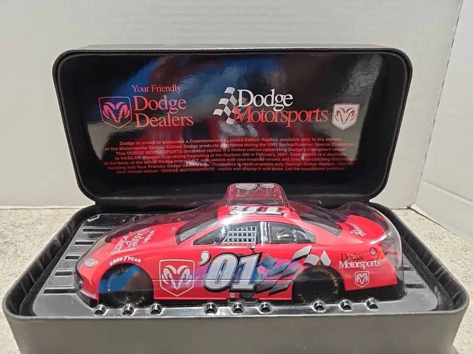 Dodge Dealer '01 Motorsport Intrepid RT 1/24 2000 Racing Champions Your Friendly Foto 1 de 4
