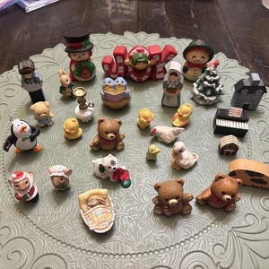 VTG HALLMARK CHRISTMAS ORNAMENT Figurines Wooden Pilgrim Snowman LOR Of 28 Bears - Picture 1 of 12