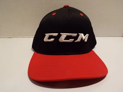 Marca de hóquei CCM. Chapéu Snapback. Novo sem etiquetas. Letras em preto, vermelho e branco - Imagem 1 de 4
