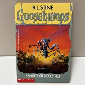 Goosebumps #35 A Shocker On Shock Street - First Edition 1995 Free Shipping! - Picture 1 of 16