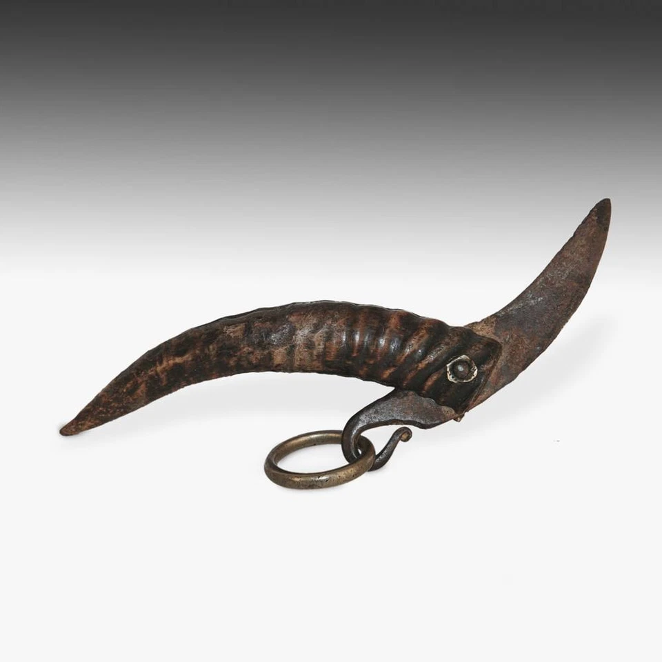 ANTIGUO CUCHILLO PLEGABLE DE PESCADOR CHINO HIERRO PROVINCIA DONGBEI CHINA SIGLO XIX. Foto 1 de 2